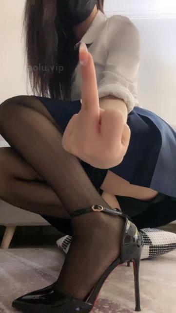 105243c2ahiv6vyyoserz1.jpg