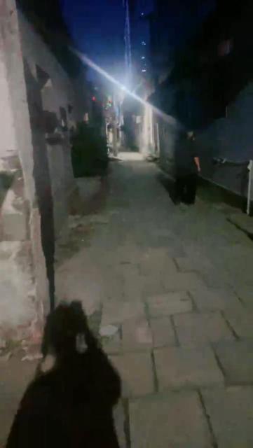 021440c0bfbr7no80xbjxf.jpg