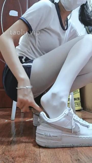 122557hxe1i66una1xx9zq.jpg