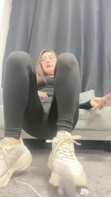 114447v9if9jipz11x91i6.jpg