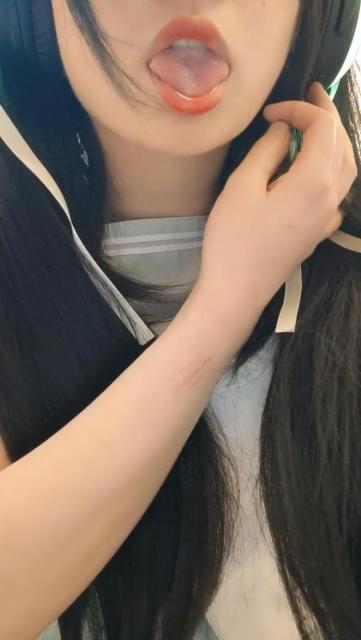 102609g6m4m51hj5hlju69.jpg