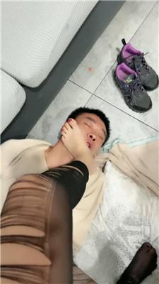 124536f811o8os3s11lie6.jpg