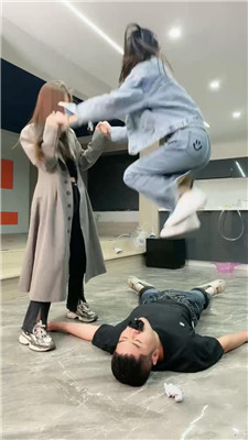 麋鹿银儿_20250420200219.JPG