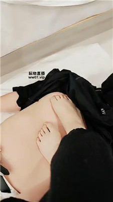 【玉主子】玉足蹂躏踩踏舔