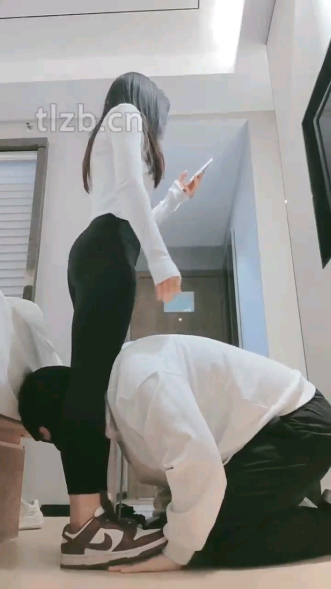 妮蔻: 调教脚奴 肉色丝袜脚深喉58:45