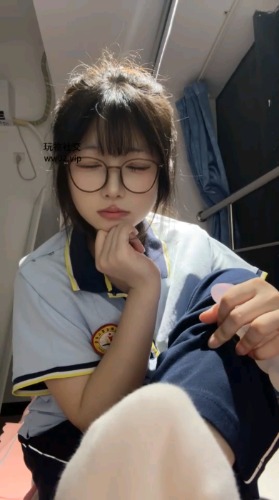 极品幼斯酱葱:女高寸止红绿灯榨精33:02