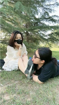 【辣姐】户外公开羞辱小三奴