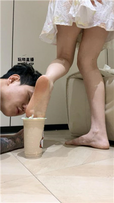 【婉纱】奶茶玉足深喉【双视角版】