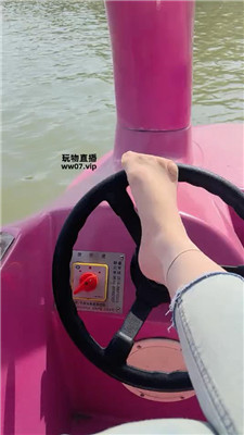 【莱恩】游船的时候不忘调狗