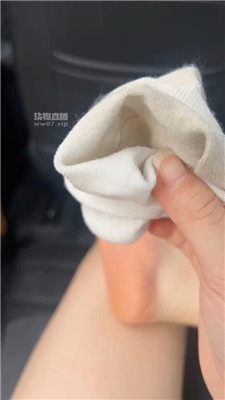 【小猫是S】车上偷偷漏    250619-31BP