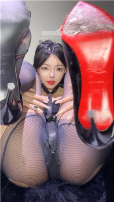 【绝美兔】黑丝美臀炸    250801-13BP