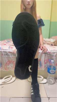 【懒猫大王】贝壳头小腿袜羞辱    250801-16BP