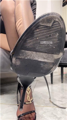 【兔兔酱】锁奴乳母加固黑丝凉高    250810-24BP