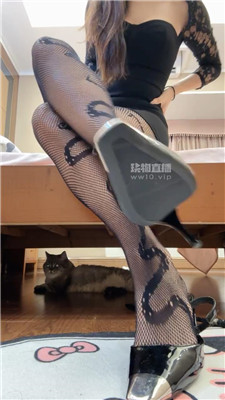 【璐璐】狗子上贡的丝袜    250813-11BP