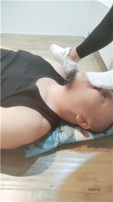 【女王菲主】白棉袜玉足狂舔