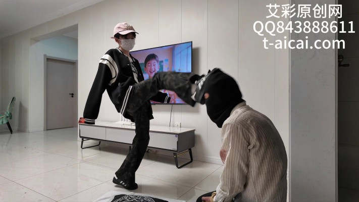 『chnnsct1818』女m奴下奴暴揍男贱狗，特殊第一视角 YC-251030-3BP