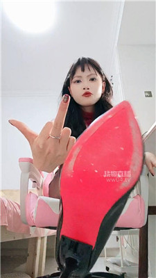 【诗诗】废物男友只配当活体套    251104-18BP