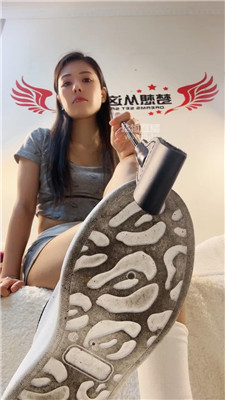 【猫咪大大】小白鞋脏鞋底    251107-16BP