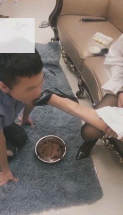 【调教视频】【小贝】恋足 羞辱 脚喂食
