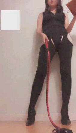 【调教视频】<苏墨墨> 推荐！性感女王装长鞭严刑逼供！