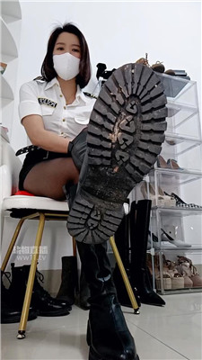 【芊兮】变态扫楼被抓    251217-22BP