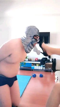 【调教视频】甜心儿麻麻圣水口水强制三次