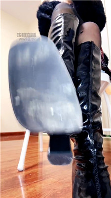 【姜琦琦】靴子乳母羞辱侧奴    260212-2BP