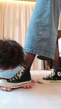 哈宝高帮帆布鞋羞辱学弟