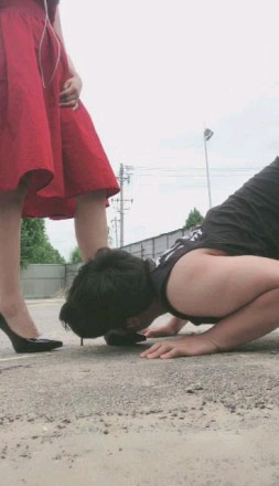 露可nana户外恋足刺激羞辱