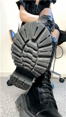 【秋黎】靴下的绿帽狗    260318-5BP