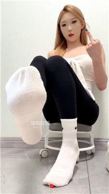 【文文sama】运动鞋瑜伽裤白棉袜辱    260318-19BP