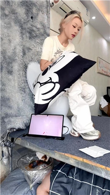 【荷花会所】多人黄金以后剩下圣水