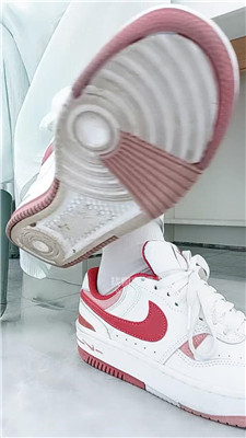 【依甜】贱狗伺候主人全家    260330-16BP