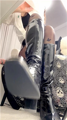 【夏夏】靴子三字经无底线辱骂    260403-9BP