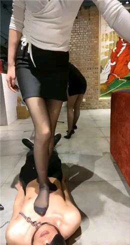 4f364543863aac5dd63d2159dcd1d2c6.jpg