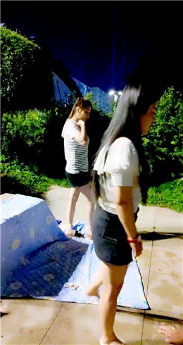 户外教育乞丐擦鞋匠